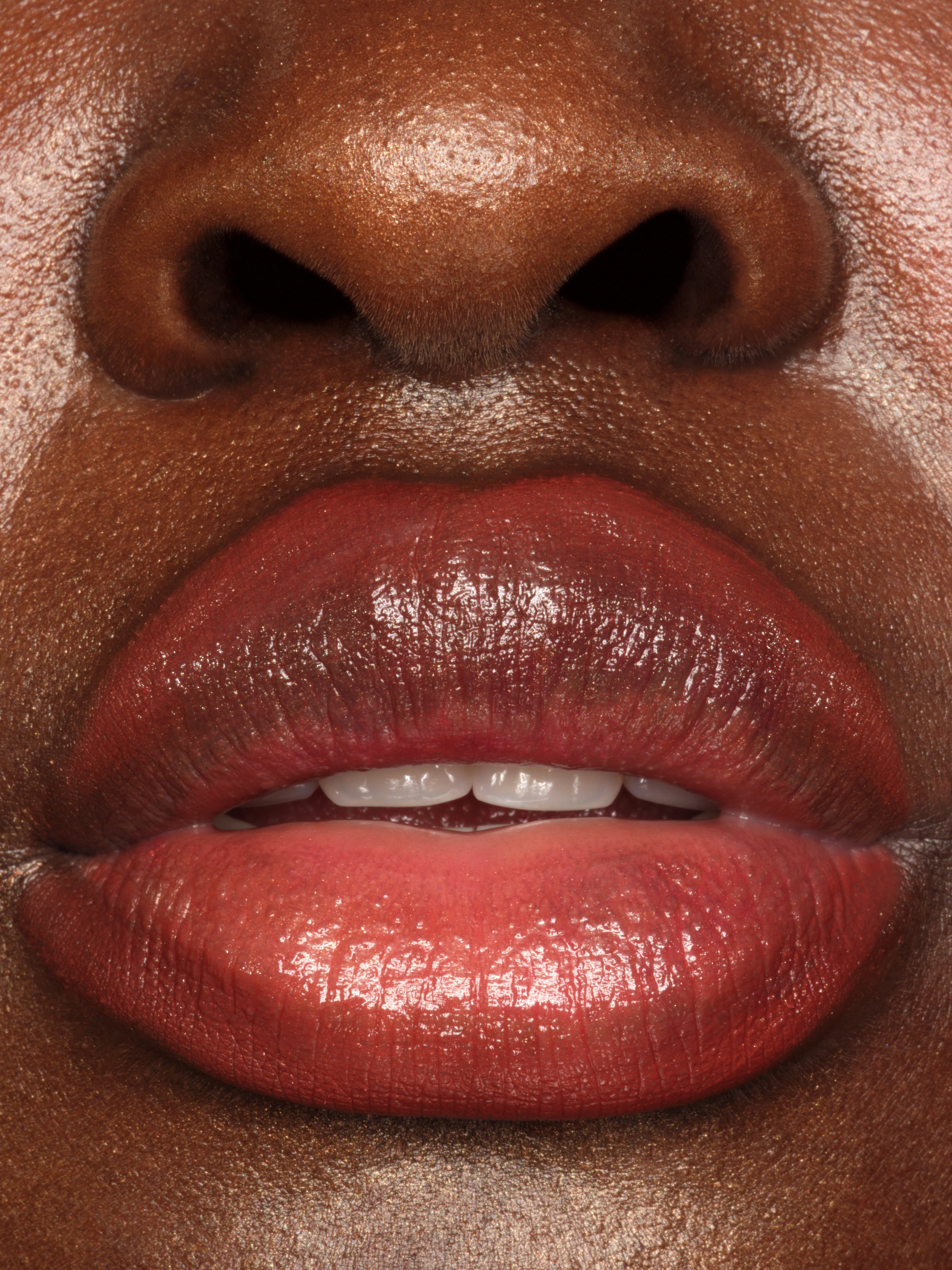 Tanline Lip Liner