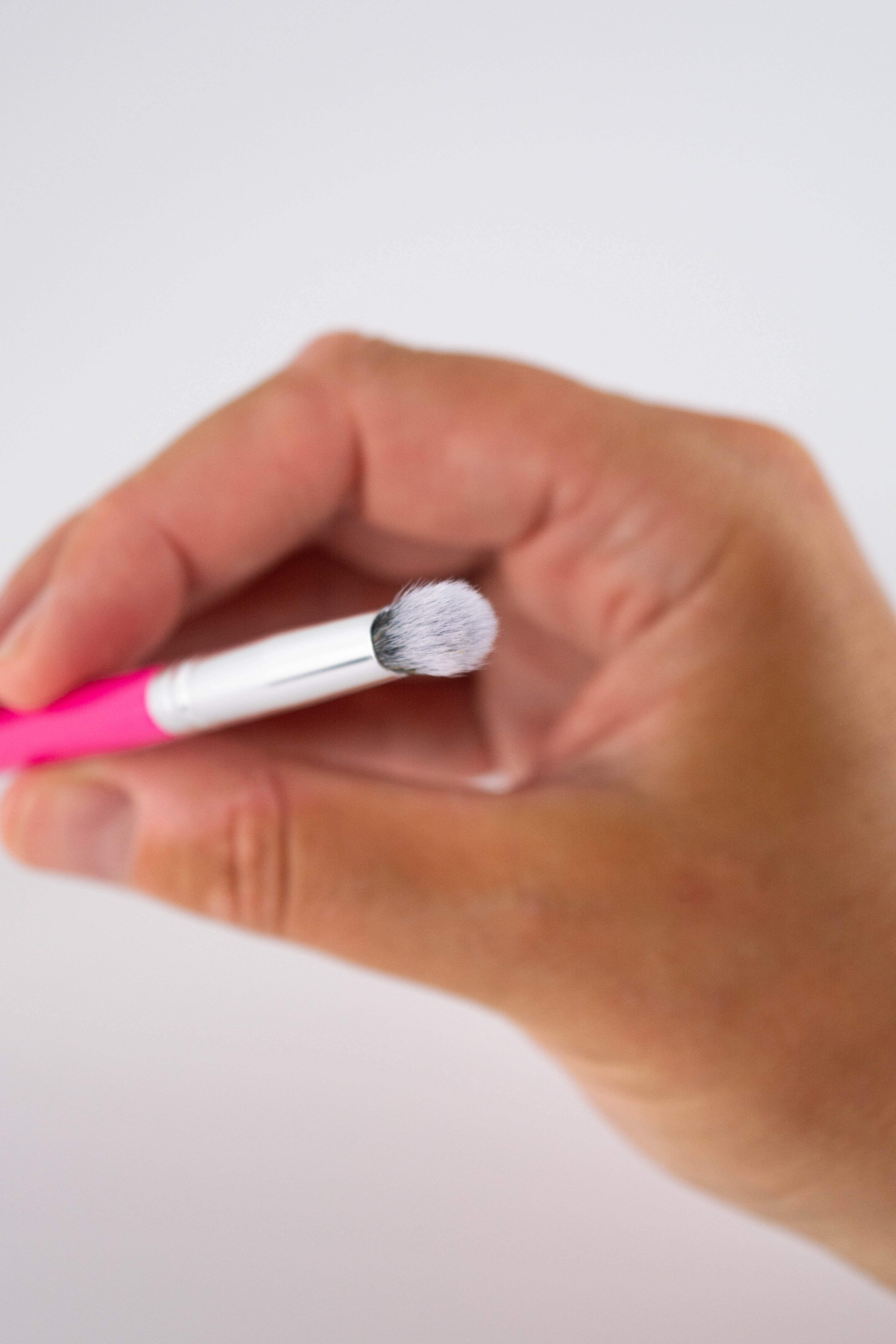 PC34 Tapered Crease Brush