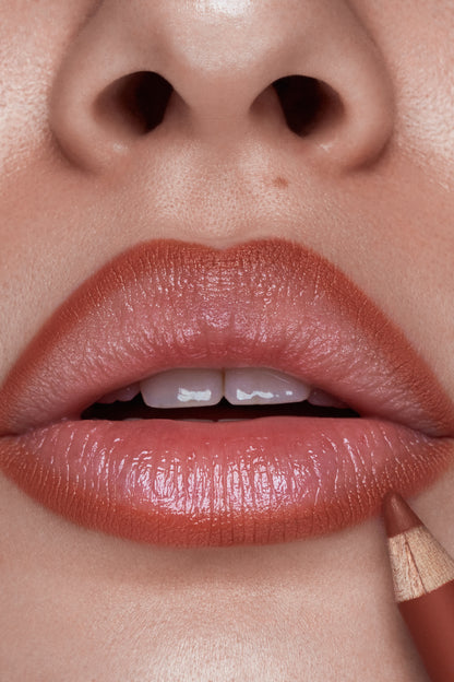 Tanline Lip Liner