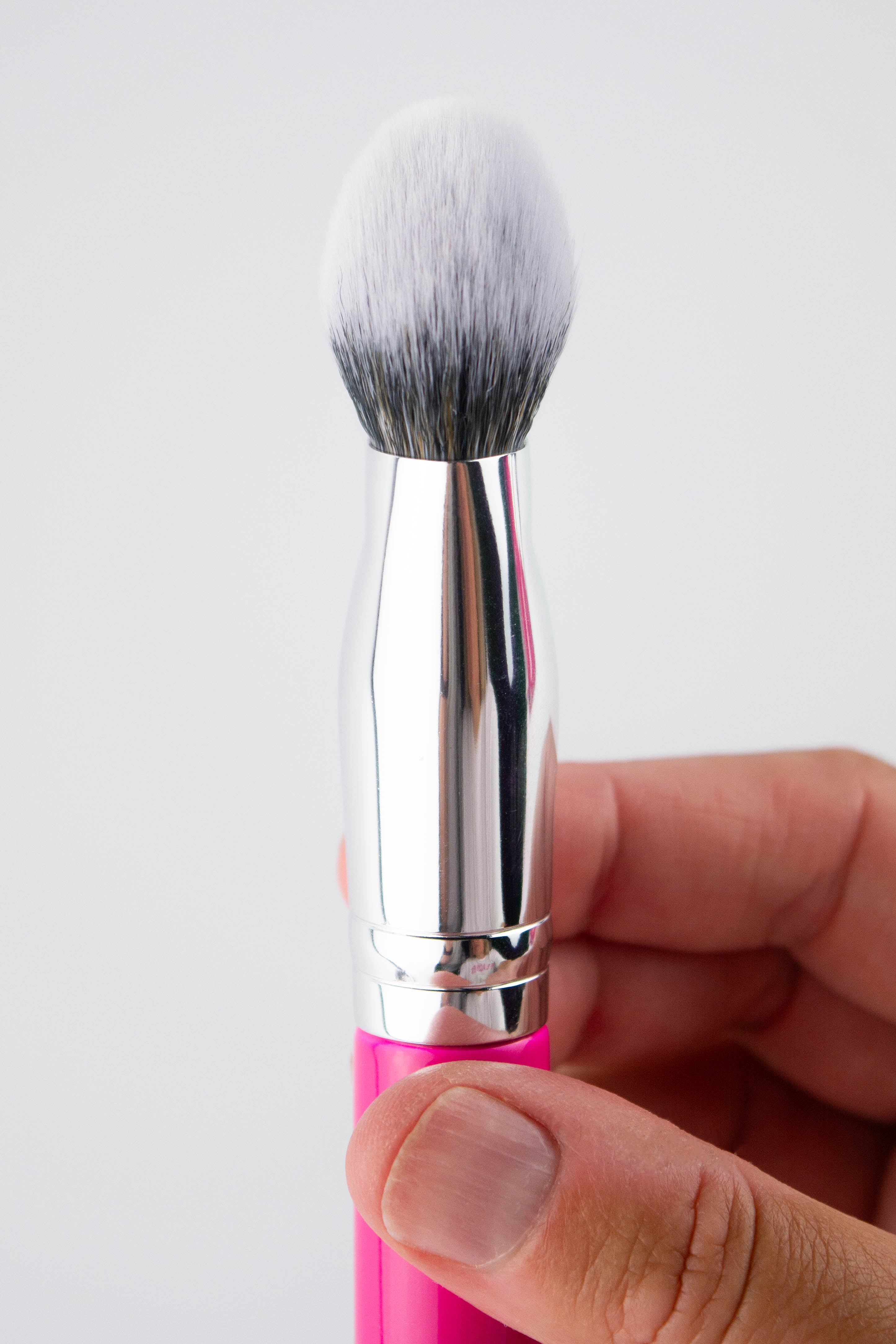PC06 Wide Flat Foundation Brush