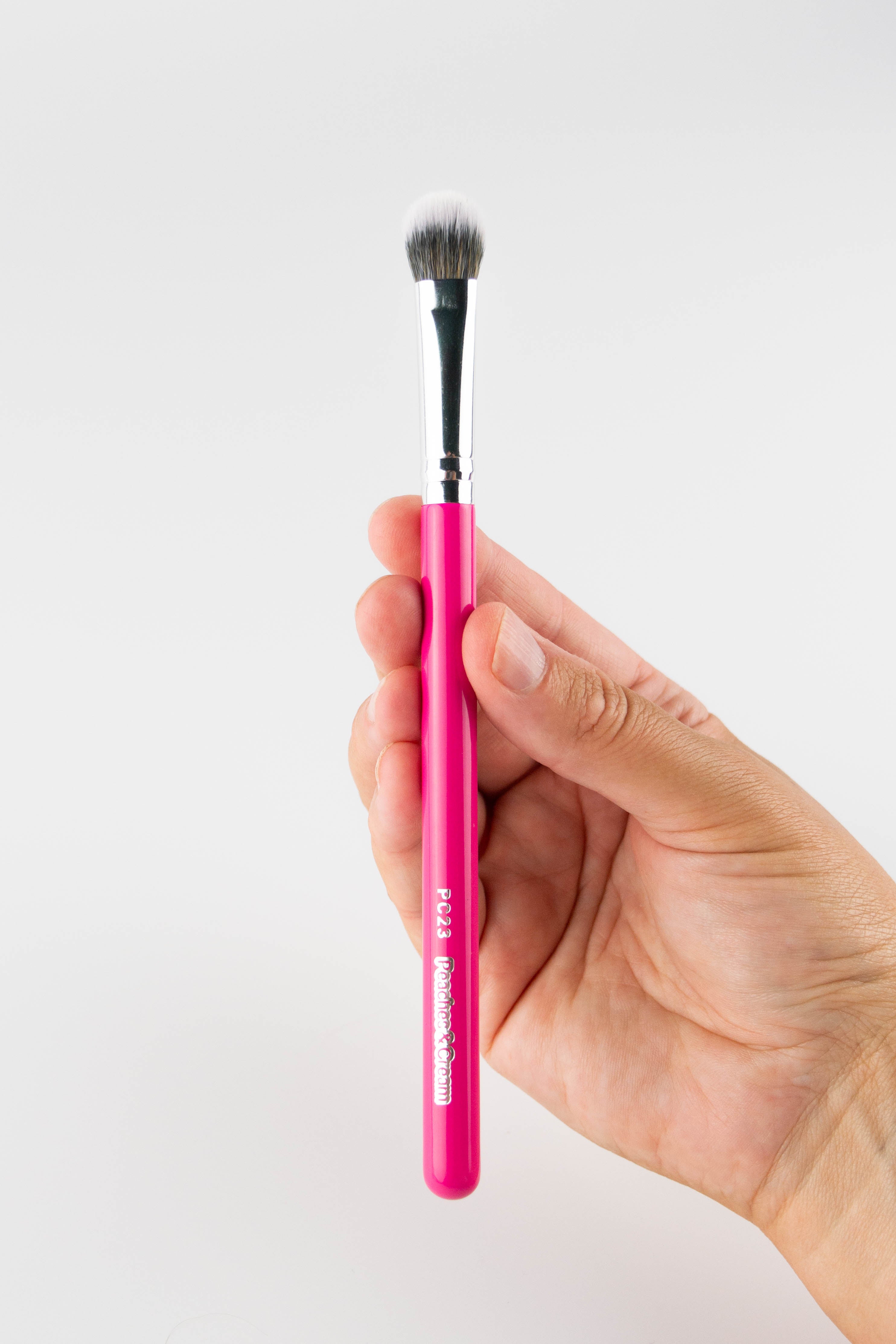 PC23 Large Eyeshadow Brush