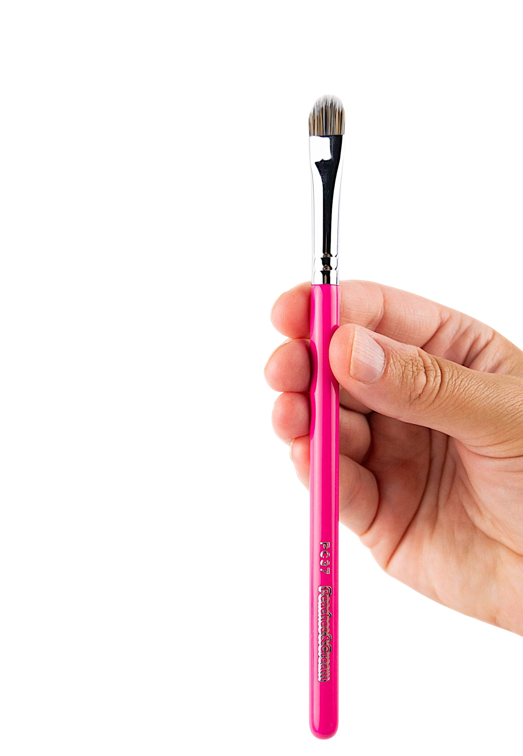PC37 Curved Concealer Brush