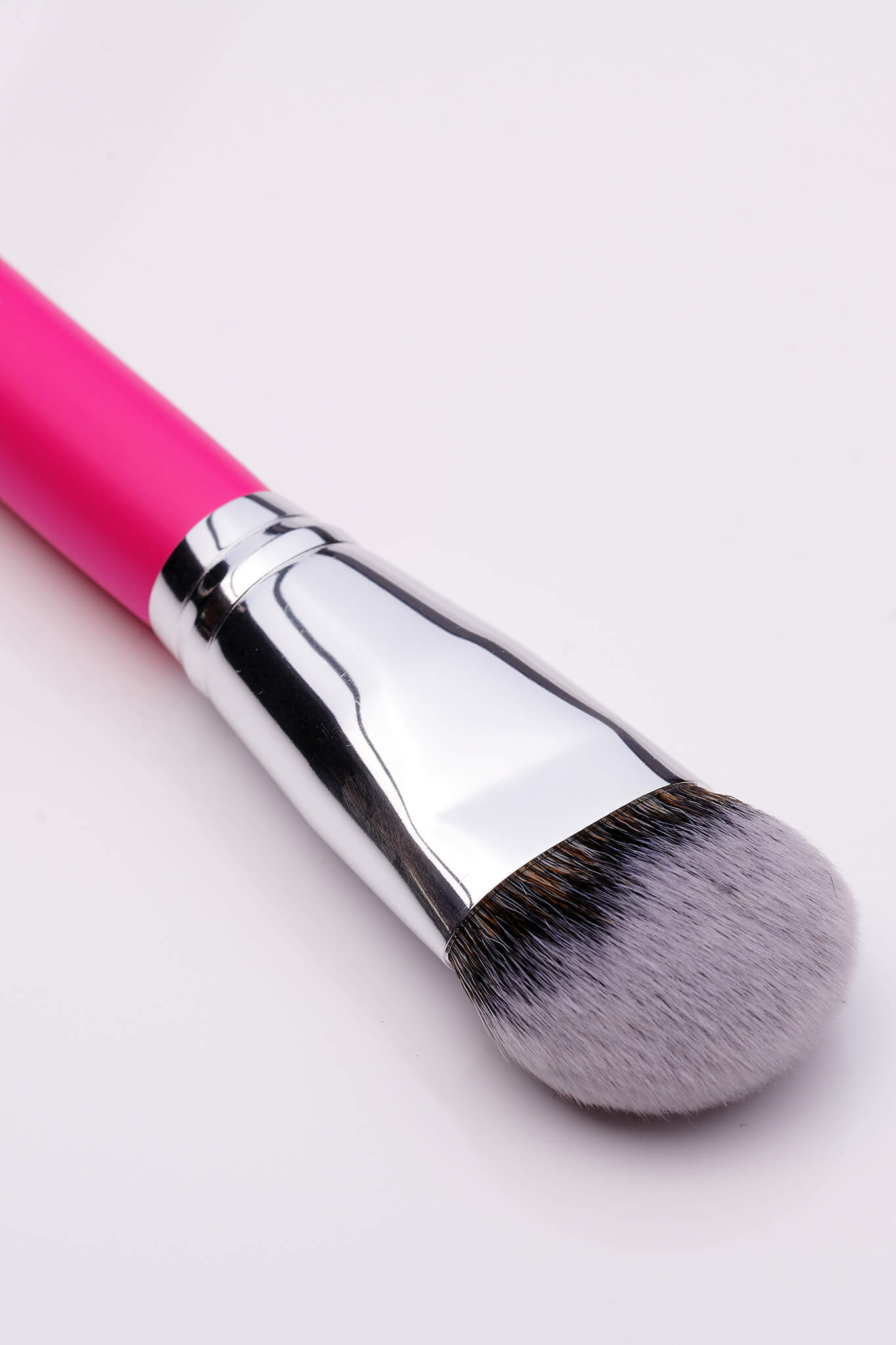 PC06 Wide Flat Foundation Brush