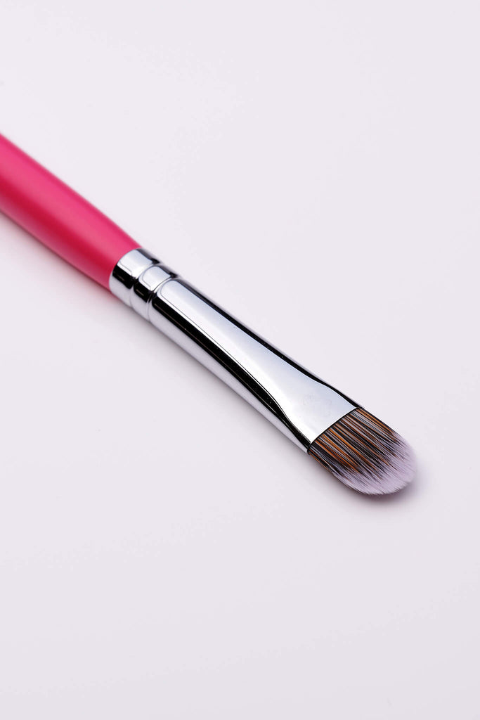 PC52 Curved Concealer Brush