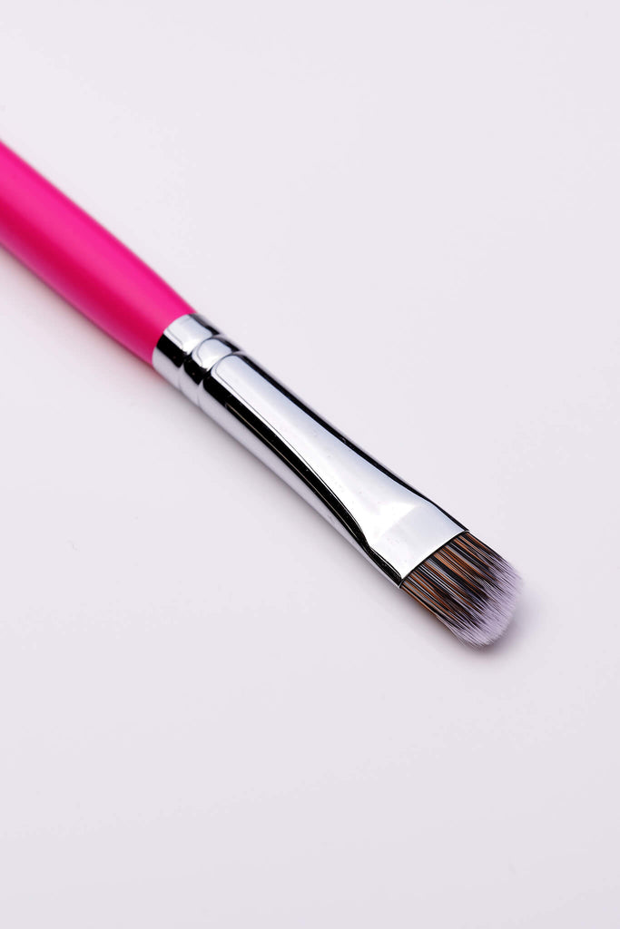 PC53 Curved Cut Crease Brush